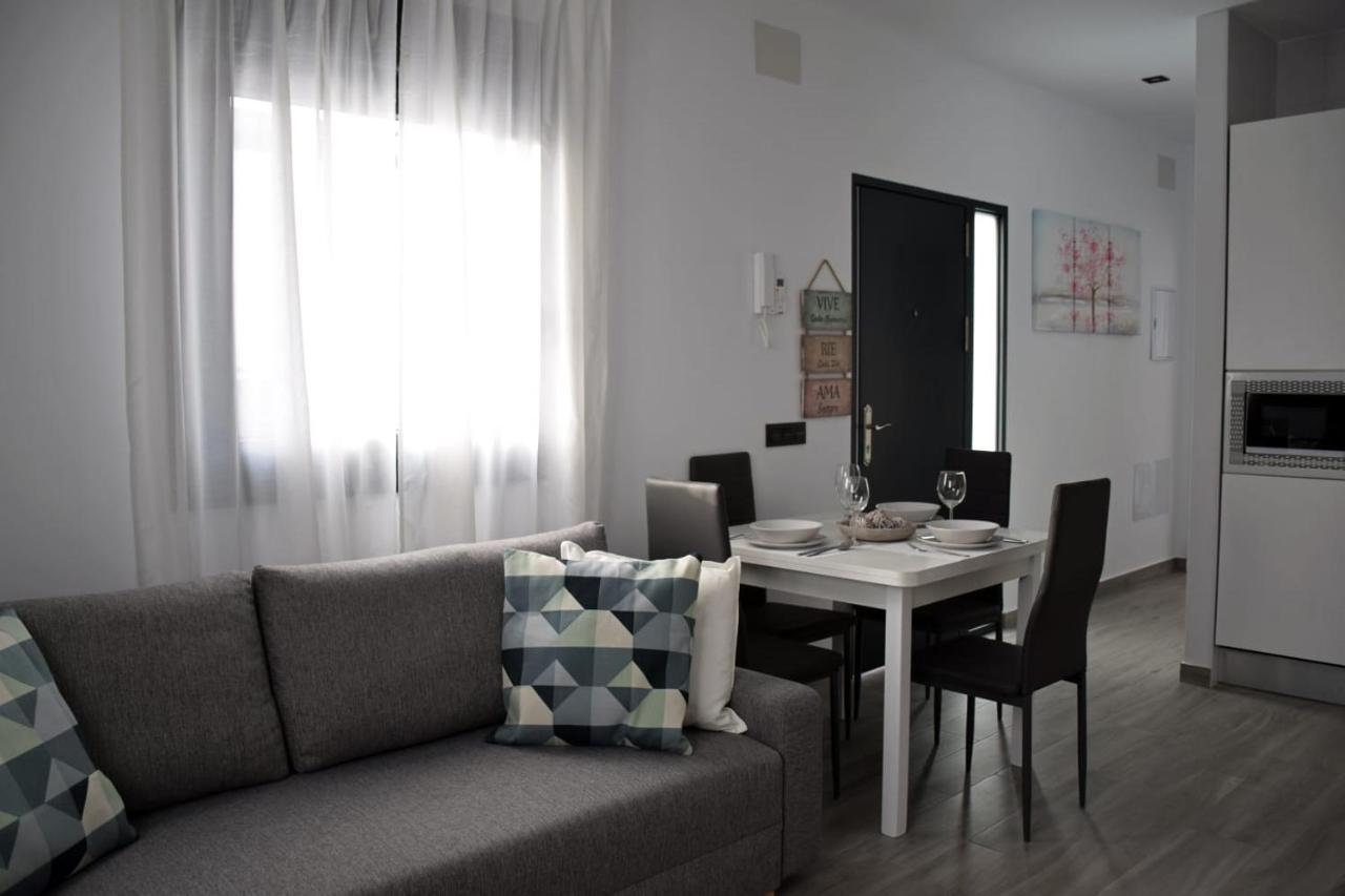 Alojamientos Lola, Suite Con Jacuzzi Benalup-Casas Viejas Exterior photo