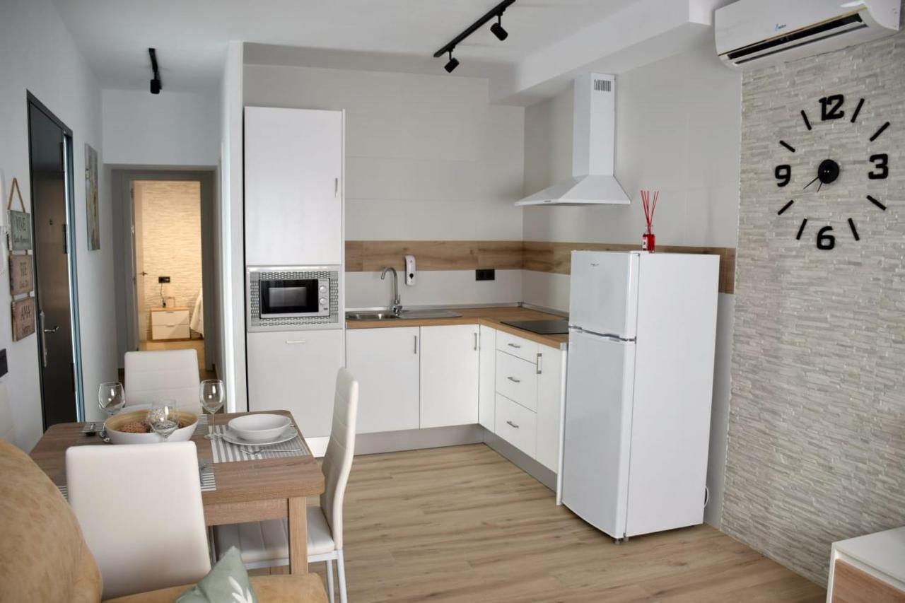 Alojamientos Lola, Suite Con Jacuzzi Benalup-Casas Viejas Exterior photo