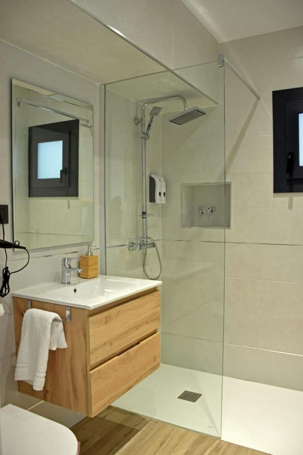 Alojamientos Lola, Suite Con Jacuzzi Benalup-Casas Viejas Exterior photo